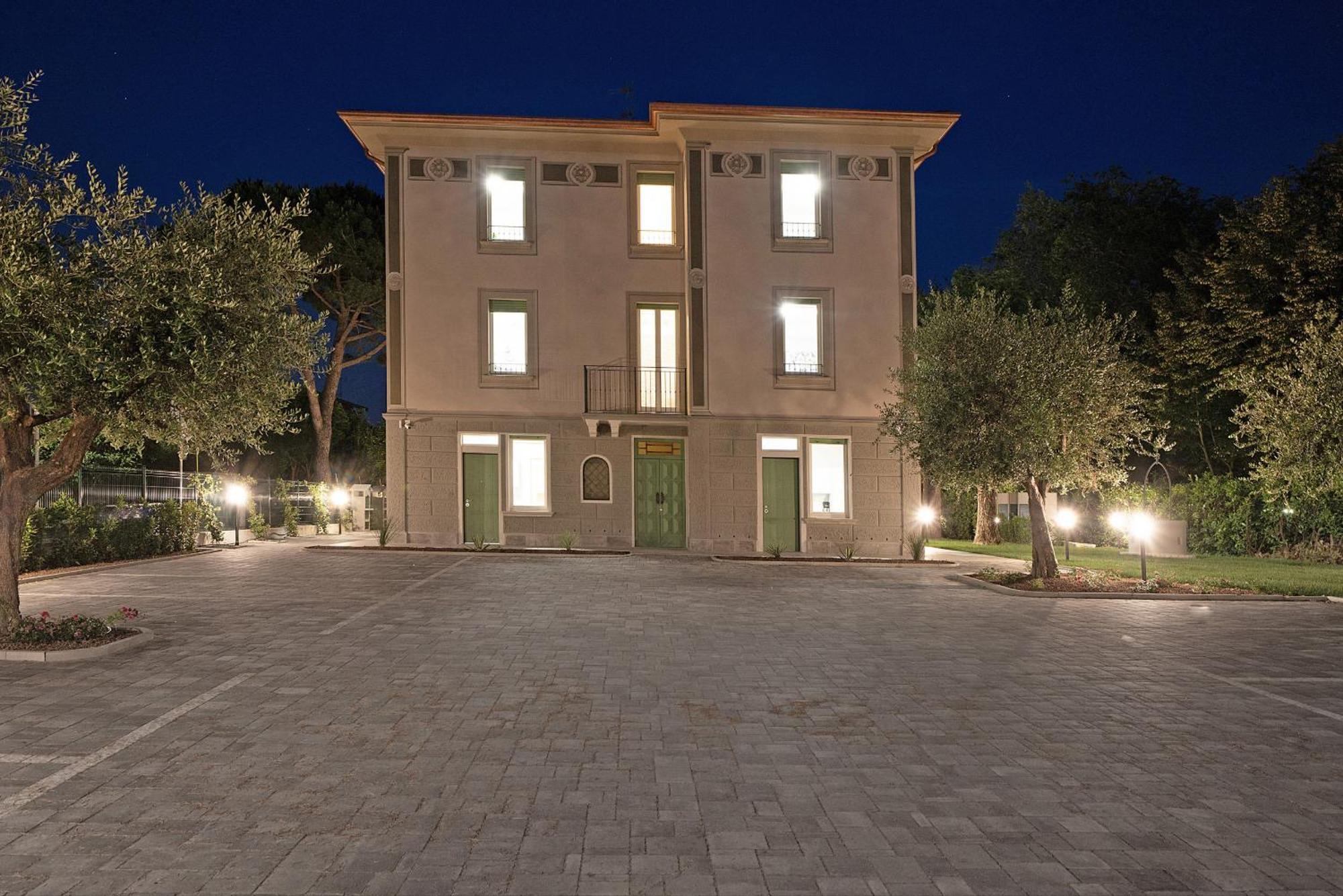 Villa Caterina Apartments By Wonderful Italy Desenzano del Garda Exterior foto