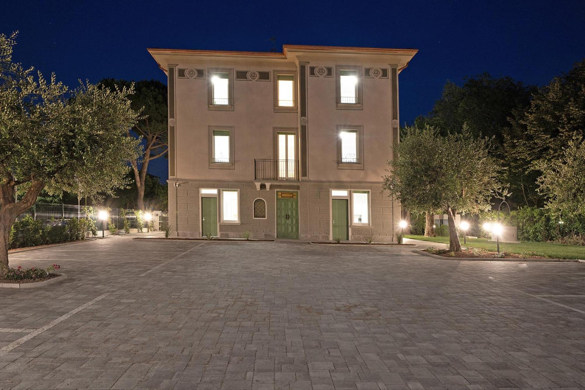 Villa Caterina Apartments By Wonderful Italy Desenzano del Garda Exterior foto